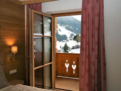 Ein allgemeiner Bergblick oder ein Berglick von der Ferienwohnung aus