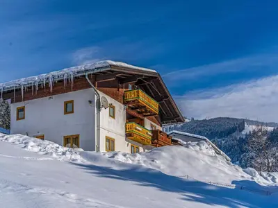 Ein allgemeiner Bergblick oder ein Berglick von der Ferienwohnung aus