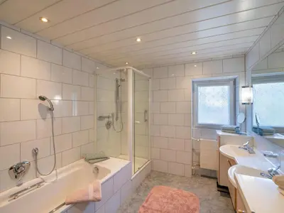Ein Badezimmer in der Unterkunft Föchlhaus am Marktgraben