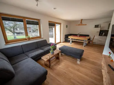Ein Sitzbereich in der Unterkunft Ferienhaus Höllwarth