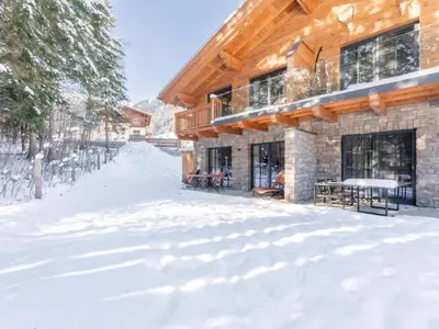 Wasserfall Lodge Krimml im Winter