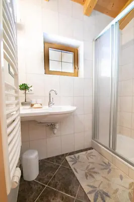 Ein Badezimmer in der Unterkunft Landhaus Sonnblick