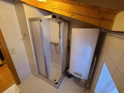 Ein Badezimmer in der Unterkunft Zillertal-Arena 42m2 (2-6 persons: 2adults +4kids)