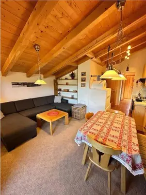 Ein Sitzbereich in der Unterkunft Zillertal-Arena 42m2 (2-6 persons: 2adults +4kids)