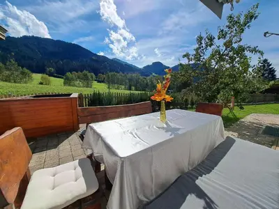 Ein allgemeiner Bergblick oder ein Berglick von der Ferienwohnung aus