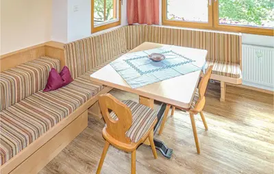 Ein Sitzbereich in der Unterkunft Haus Rosenheim Ferienwohnung