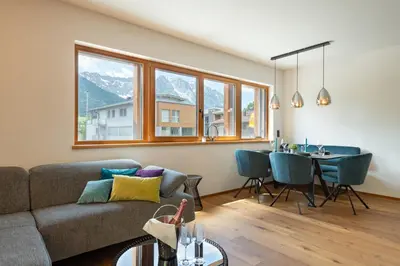 Ein Sitzbereich in der Unterkunft Apartment Seeglück am Walchsee - sehr stylisch, zentral und neuerbaut