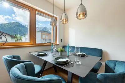 Ein allgemeiner Bergblick oder ein Berglick von der Ferienwohnung aus