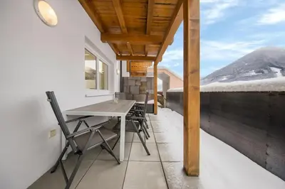 Ein allgemeiner Bergblick oder ein Berglick von der Ferienwohnung aus