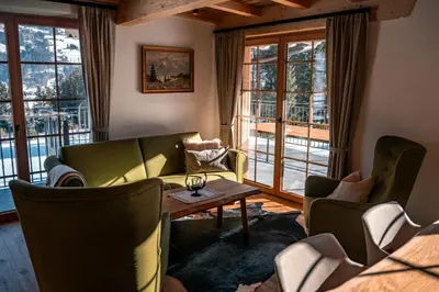 Ein Sitzbereich in der Unterkunft Chalet WildRuh