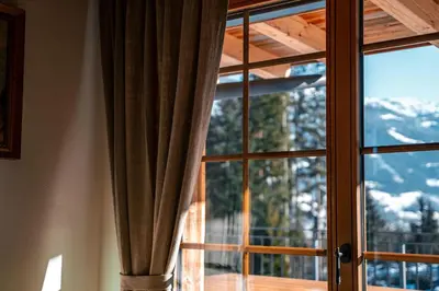 Ein allgemeiner Bergblick oder ein Berglick von der Ferienwohnung aus