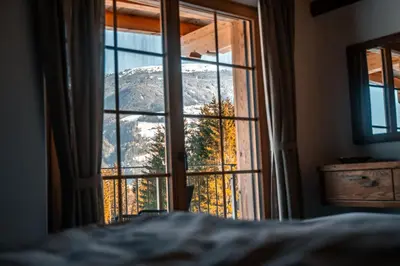 Ein allgemeiner Bergblick oder ein Berglick von der Ferienwohnung aus