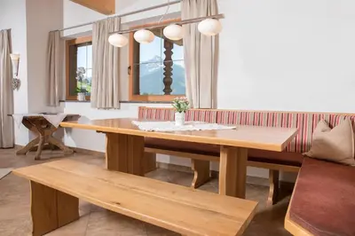 Ein Sitzbereich in der Unterkunft Bauernhaus Roßmoos