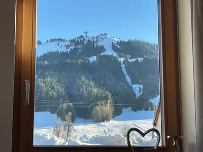 Ein allgemeiner Bergblick oder ein Berglick von des Chalets aus