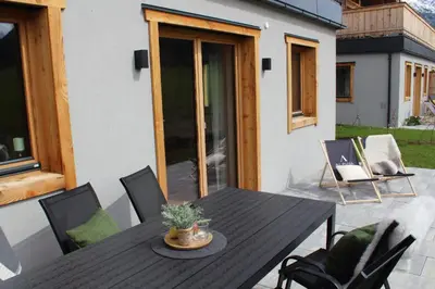Das Gebäude in dem sich das Chalet befindet