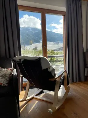 Ein allgemeiner Bergblick oder ein Berglick von des Chalets aus