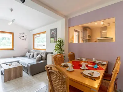 Ein Sitzbereich in der Unterkunft Apartment Neukirchen near Ski Slopes