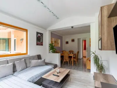 Ein Sitzbereich in der Unterkunft Apartment Neukirchen near Ski Slopes