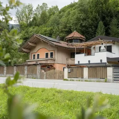 Apartment Neukirchen near Ski Slopes