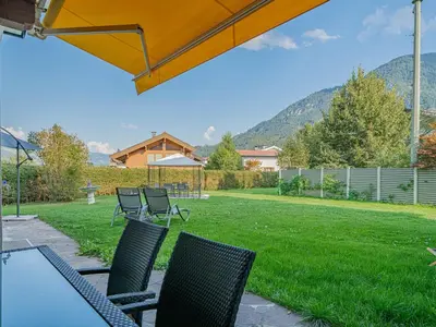 Ein allgemeiner Bergblick oder ein Berglick von der Ferienwohnung aus