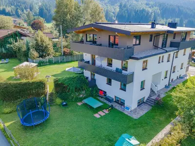 Der Swimmingpool an oder in der Nähe von Apartment in Brixental near Hiking Trails