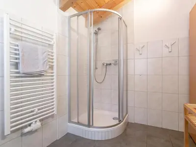 Ein Badezimmer in der Unterkunft Van Dik Hout