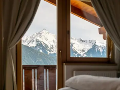 Ein allgemeiner Bergblick oder ein Berglick von des Chalets aus