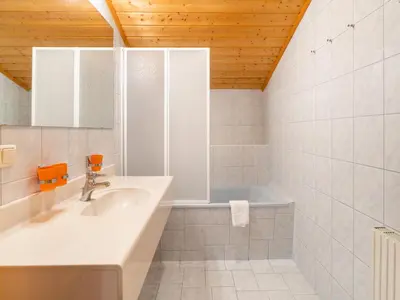 Ein Badezimmer in der Unterkunft Chalet in Mittersill near Ski Slopes