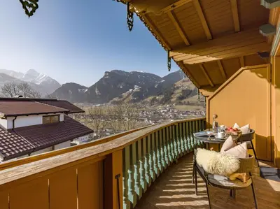 Ein allgemeiner Bergblick oder ein Berglick von der Ferienwohnung aus