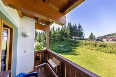 Ein Garten an der Unterkunft Haus Mees