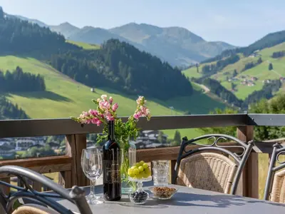 Ein allgemeiner Bergblick oder ein Berglick von der Ferienwohnung aus