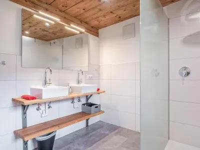 Ein Badezimmer in der Unterkunft Kraftplatz am Litzlhof Large