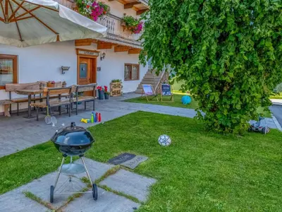Ein Garten an der Unterkunft Kraftplatz am Litzlhof