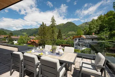 Ein allgemeiner Bergblick oder ein Berglick von der Ferienwohnung aus