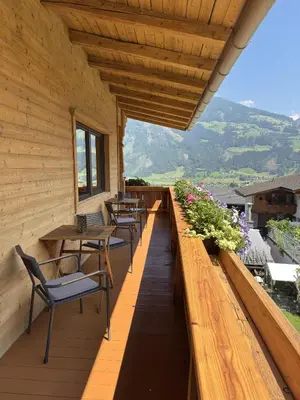 Ein allgemeiner Bergblick oder ein Berglick von der Ferienwohnung aus