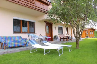 Ein Garten an der Unterkunft Apartment in Stummerberg - Zillertal 824