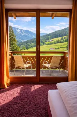 Ein allgemeiner Bergblick oder ein Berglick von des Hotels aus
