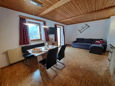 Ein Sitzbereich in der Unterkunft Apartment Waldruhe by Interhome