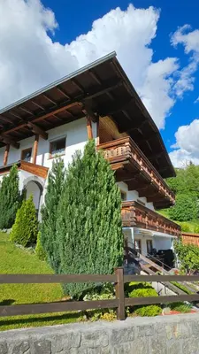 Das Gebäude in dem sich die Ferienwohnung befindet
