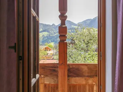 Ein allgemeiner Bergblick oder ein Berglick von der Ferienwohnung aus