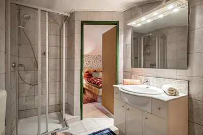 Ein Badezimmer in der Unterkunft Ferienwohnung Dobner Schlössl
