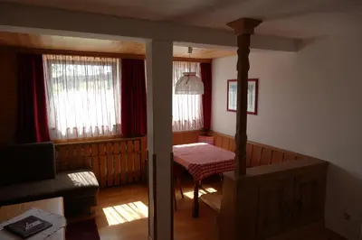 Ein Sitzbereich in der Unterkunft Apartmentpension Hillebrand