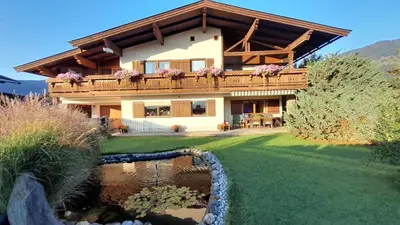 Ein allgemeiner Bergblick oder ein Berglick von der Ferienwohnung aus