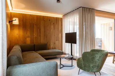 Ein Sitzbereich in der Unterkunft Chalet 104 Westendorf by ALPS RESORTS