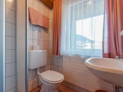 Ein Badezimmer in der Unterkunft Apartment Gernkogel by Interhome