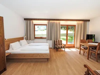 Ein Bett oder Betten in einem Zimmer der Unterkunft Apartment Römerhof-6 by Interhome