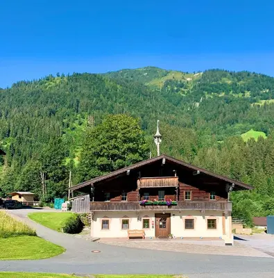 Ein allgemeiner Bergblick oder ein Berglick von der Pension aus