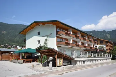 Ein allgemeiner Bergblick oder ein Berglick von des Bed & Breakfasts aus