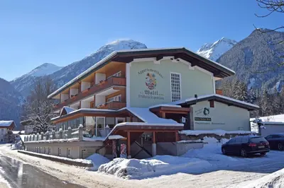 Ein allgemeiner Bergblick oder ein Berglick von des Bed & Breakfasts aus
