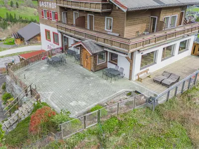 Das Gebäude in dem sich das Chalet befindet